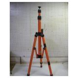 4 FT ADJUSTABLE METAL TRIPOD