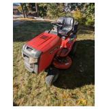 SNAPPER RIDING MOWER W/ LEAF CATCHER RUNS