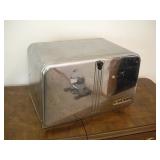 VINTAGE METAL BREAD BOX