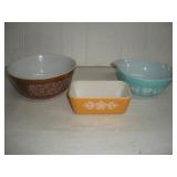 VINTAGE PYREX MIXING BOWLS & REFRIGERATOR DISH