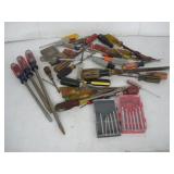 ASSORTED SCREWDRIVERS