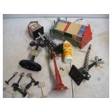 MARX TRAIN SIGNALS & SIGNS