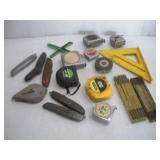 TAPES SQUARE AND KNIVES