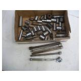 CRAFTSMAN 1/2 IN DRIVE RATCHET SOCKETS AND EXT