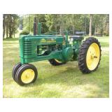 1948 JOHN DEERE B RESTORED FARM TRACTOR