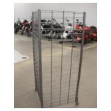 WIRE SLAT DISPLAY RACK ON WHEELS 26X26X63