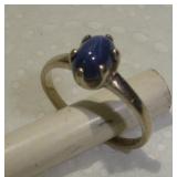 14 KARAT WHITE GOLD RING W/ BLUE STAR SAPHIRE--