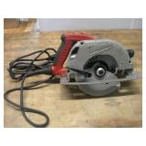 MILWAUKEE 7 1/4 IN CIRCULAR SAW 115V