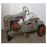 VINTAGE METAL PEDAL TRACTOR