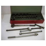 3/4 IN DRIVE SOCKET SET W/ RATCHET AND EXT'S
