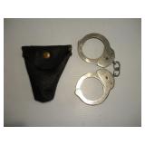 HIATT 1970 BRITTISH POLICE ISSUE HANDCUFFS W/
