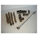 WILLIAMS AND WRIGHT 1/2 IN DRIVE SOCKETS W/