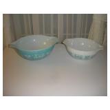 VINTAGE PYREX 2 1/2 AND 4  QUART NESTING BOWLS