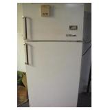 GIBSON FROST FREE REFRIDERATOR 26 X28 X65 INCH