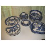 VINTAGE WILLOW PATTERN PLATES AND CUPS W/