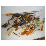 ASSORTED SCREWDRIVERS