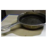 CAST IRON #3 LODGE HAMMERED SKILLET