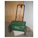 SCOTT EVERGREEN PLASTIC LAWN SPREADER