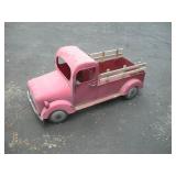 METAL TRUCK LAWN Dï¿½COR 28IN LONG