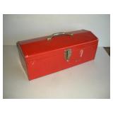 METAL TOOL BOX 19IN LONG