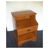 MAPLE NIGHT STAND 20X16X29