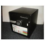 SENTRY SAFE FIREPROOF SAFE W/