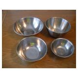 STAINLESS STEEL MIXING BOWLS