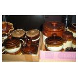 BROWN & TAN HULL POTTERY DINNERWARE