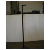 ADJUSTABLE T-SHIRT DISPLAY RACK