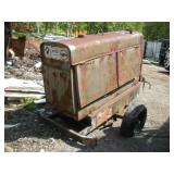LINCOLN SAE 300 AMP GAS POWERED WELDER 6 CYLINDER