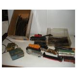 VINTAGE HO SCALE TRAIN ENGINES AND CARS W/