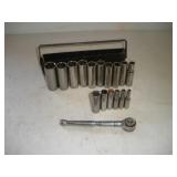 CRAFTSMAN 1/4 AND 3/8 DRIVE METRIC DEEPWELL--