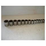 CRESENT 1/2 IN DRIVE SOCKET SET