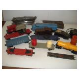 (8) VINTAGE LIONEL O 27 TRAIN CARS W/