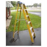 DAVIDSON 6FT FIBERGLASS STEP LADDER