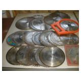 ASSORTED CIRCULAR SAW BLADES