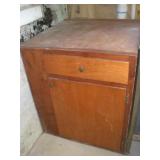 WOODEN STORAGE CABINET / WORK STATION