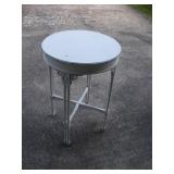 PLANT STAND 27IN TALL