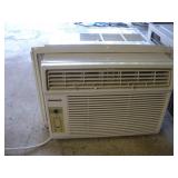 MAGNAVOX 12000 BTU AIR CONDITIONER