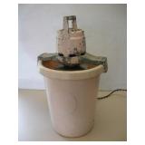 VINTAGE JE PORT ICE CREAM MAKER