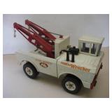 VINTAGE TONKA WRECKER 17IN LONG