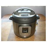 INSTANT POT PRESSURE COOKER