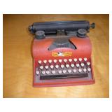 VINTAGE TOM THUMB CHILDRENS TYPEWRITER