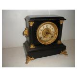 VINTAGE WIND-UP MANTLE CLOCK