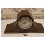 VINTAGE NEW HAVEN WIND-UP MANTLE CLOCK