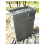 (100) 11 x 21 inch Plastic Plant Trays