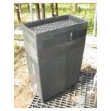(100) 11 x 21 inch Plastic Plant Trays