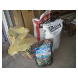 Fertilizer-Soil-Wood Chips 1 Lot