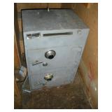 McGUNN STEEL SAFE 16 X 20 X 31 INCH