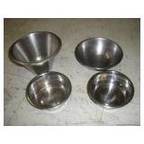 (4) STAINLESS STEEL MIXING BOWLS